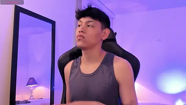 Snapshot of zeus_blaze chatting on 3, 11, 2025 zeus blaze online show from 3, 11, 2025