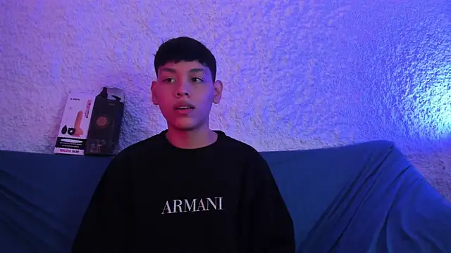 Snapshot of zeus_blaze chatting on 13, 11, 2025 zeus blaze online show from 13, 11, 2025