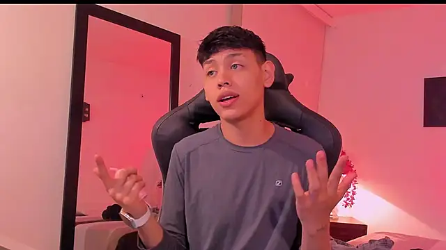 Snapshot of zeus_blaze chatting on 25, 9, 2025 zeus blaze online show from 25, 9, 2025