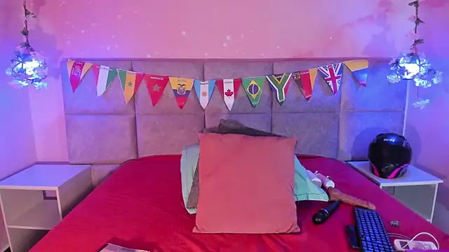 Snapshot of Lushi_Love chatting on 8, 7, 2026 Lushi Love online show from 8, 7, 2026