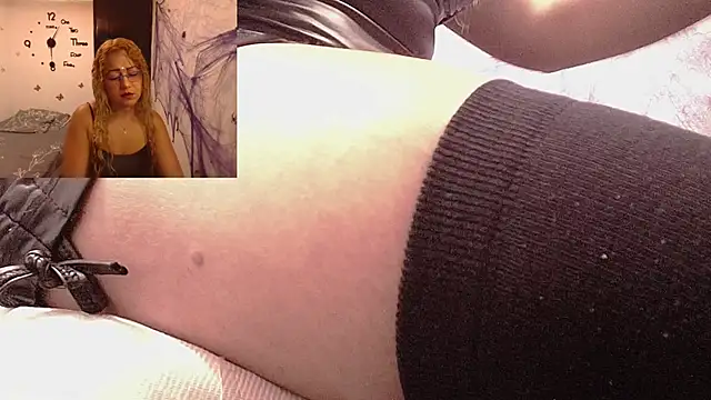 Skarleth Diaz online show from 2, 11, 2025