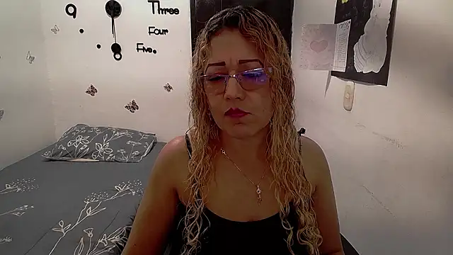 Skarleth Diaz online show from 10, 2, 2026