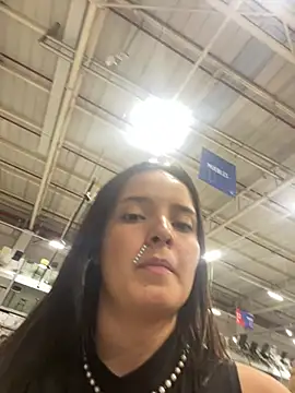 Mia jhoonson online show from 1, 3, 2026