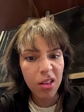 Adry Bach  online show from 5, 10, 2025