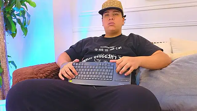 Naim Bennetsex online show from 9, 3, 2026