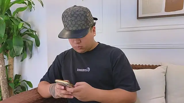 Naim Bennetsex online show from 15, 4, 2026