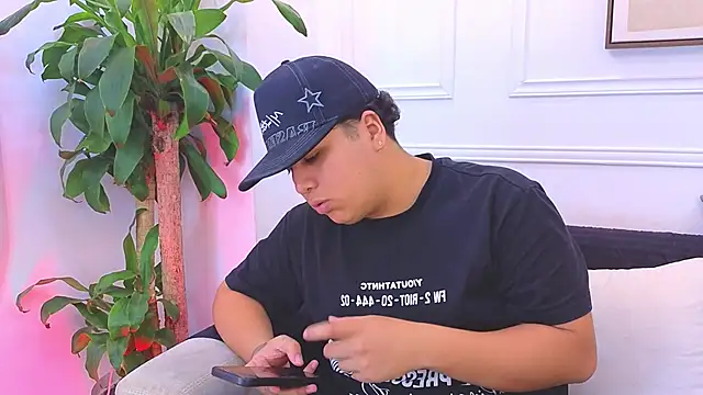 Naim Bennetsex online show from 4, 3, 2026