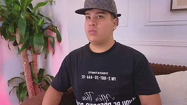 Naim Bennetsex online show from 13, 4, 2026