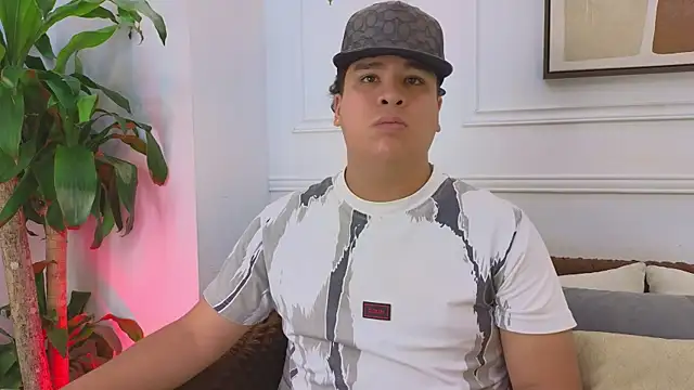 Naim Bennetsex online show from 17, 4, 2026