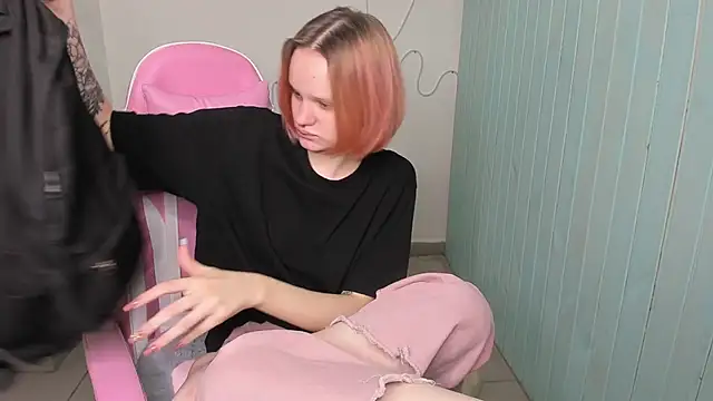 Elieiza xo online show from 14, 10, 2025