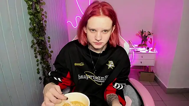 Elieiza xo online show from 28, 10, 2025