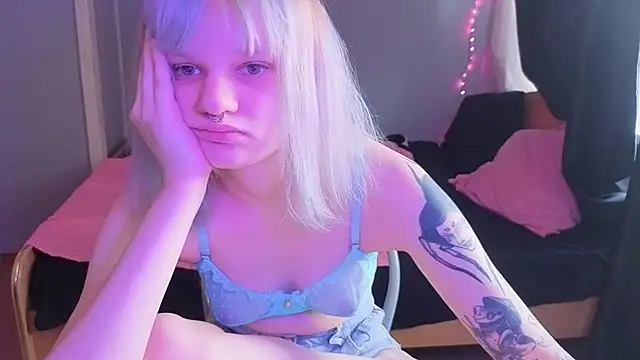 Elieiza xo online show from 5, 4, 2026