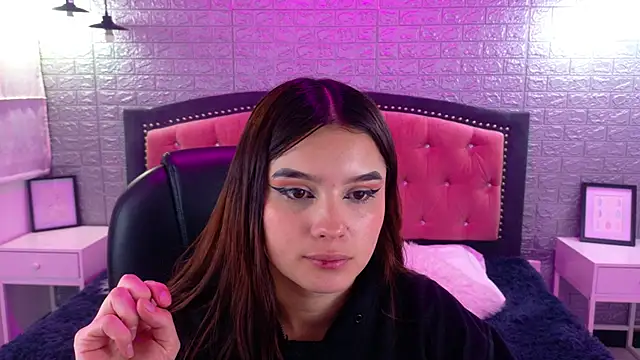 Snapshot of Natalie_loffreda chatting on 11, 9, 2025 Natalie loffreda online show from 11, 9, 2025