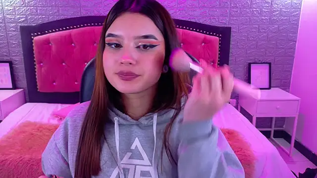 Snapshot of Natalie_loffreda chatting on 14, 10, 2025 Natalie loffreda online show from 14, 10, 2025