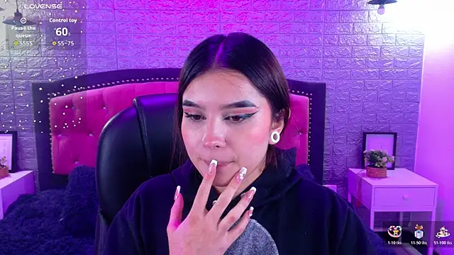 Snapshot of Natalie_loffreda chatting on 22, 11, 2025 Natalie loffreda online show from 22, 11, 2025