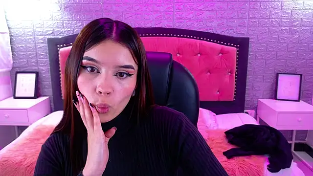 Snapshot of Natalie_loffreda chatting on 2, 10, 2025 Natalie loffreda online show from 2, 10, 2025