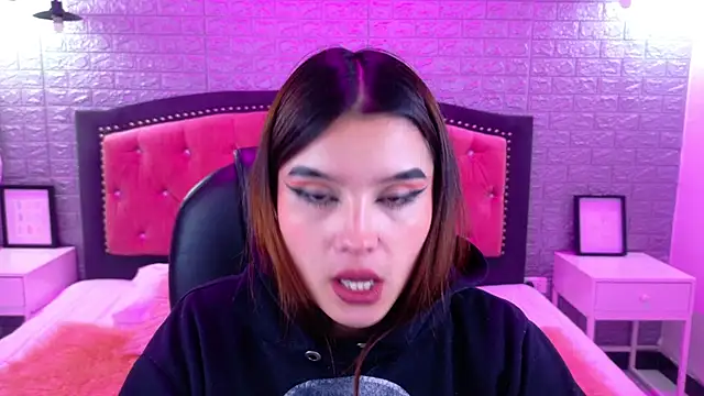 Snapshot of Natalie_loffreda chatting on 15, 10, 2025 Natalie loffreda online show from 15, 10, 2025