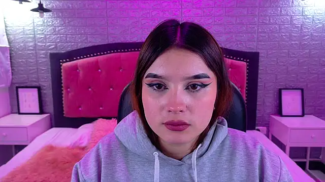 Snapshot of Natalie_loffreda chatting on 13, 10, 2025 Natalie loffreda online show from 13, 10, 2025