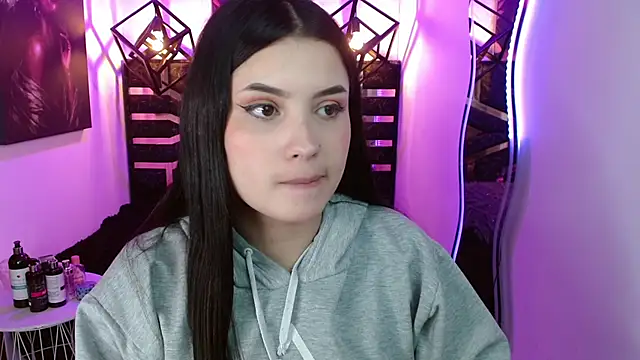 Snapshot of Natalie_loffreda chatting on 5, 6, 2026 Natalie loffreda online show from 5, 6, 2026