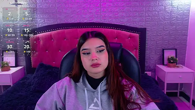 Snapshot of Natalie_loffreda chatting on 10, 11, 2025 Natalie loffreda online show from 10, 11, 2025