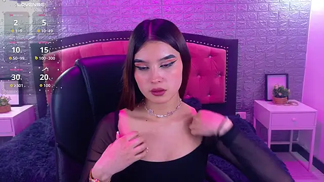 Snapshot of Natalie_loffreda chatting on 7, 11, 2025 Natalie loffreda online show from 7, 11, 2025