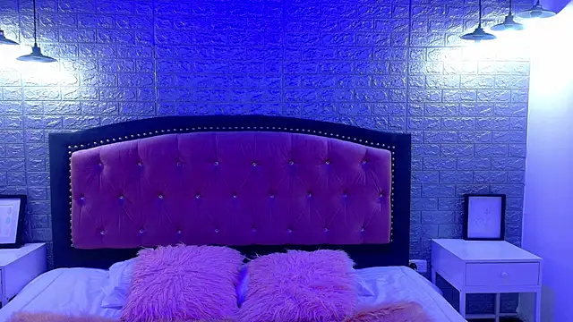 Snapshot of Natalie_loffreda chatting on 8, 10, 2025 Natalie loffreda online show from 8, 10, 2025