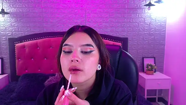 Snapshot of Natalie_loffreda chatting on 27, 10, 2025 Natalie loffreda online show from 27, 10, 2025