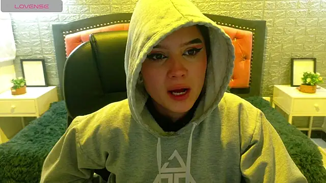 Snapshot of Natalie_loffreda chatting on 20, 10, 2025 Natalie loffreda online show from 20, 10, 2025