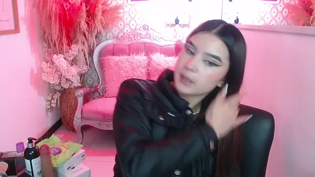 Snapshot of Natalie_loffreda chatting on 8, 11, 2025 Natalie loffreda online show from 8, 11, 2025