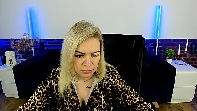 Anna Snows online show from 10, 9, 2025