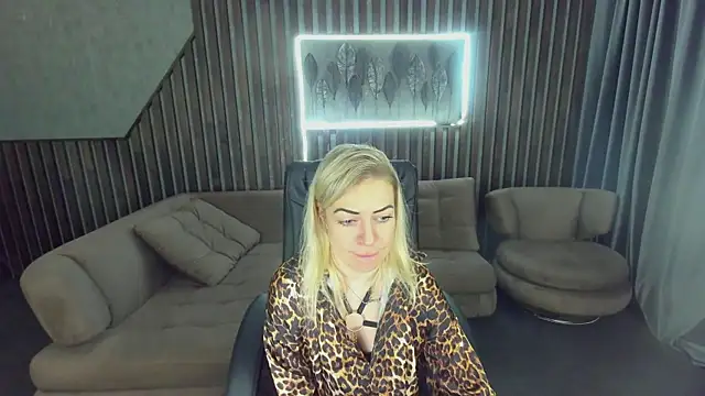 Anna Snows online show from 6, 10, 2025