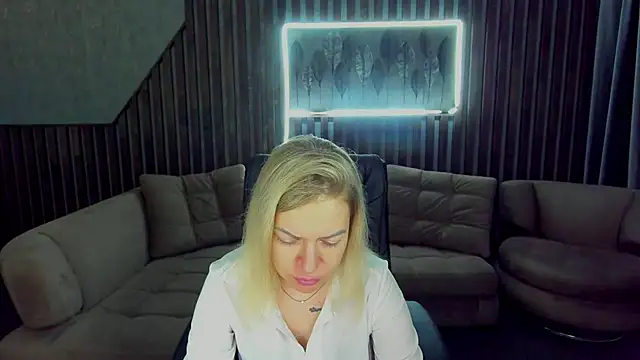 Anna Snows online show from 10, 10, 2025