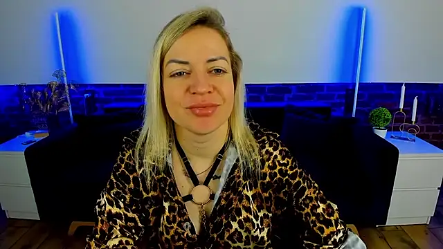 Anna Snows online show from 25, 10, 2025