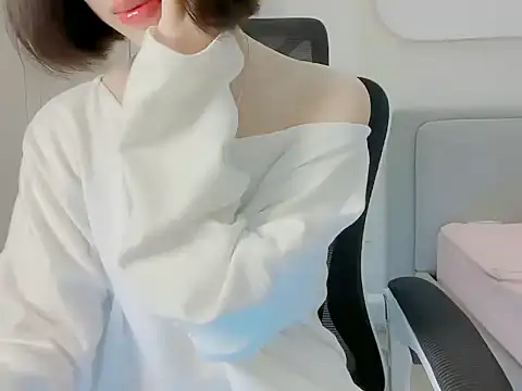 ggLovee online show from 8, 10, 2025