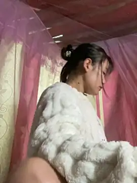 PhanHaa online show from 17, 12, 2025