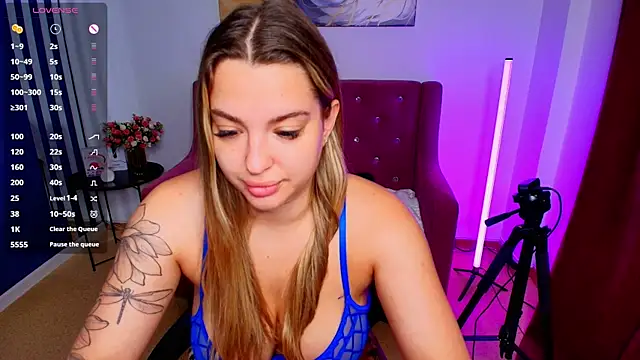 Snapshot of Emma__Ross chatting on 10, 7, 2026 Emma Ross online show from 10, 7, 2026