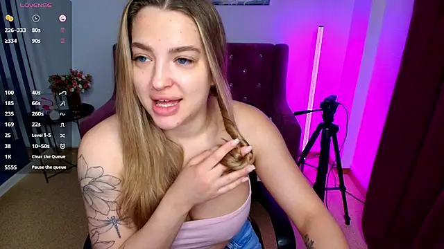 Snapshot of Emma__Ross chatting on 13, 6, 2026 Emma Ross online show from 13, 6, 2026