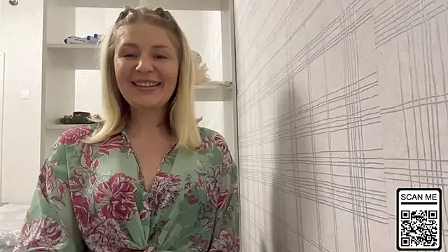 Snapshot of Blondie_xoxoxo chatting on 23, 11, 2025 Blondie xoxoxo online show from 23, 11, 2025