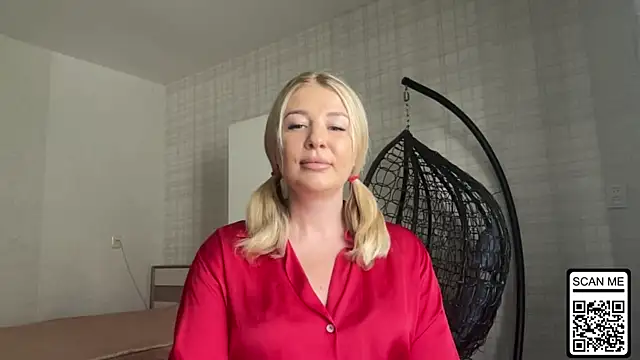 Snapshot of Blondie_xoxoxo chatting on 25, 6, 2026 Blondie xoxoxo online show from 25, 6, 2026