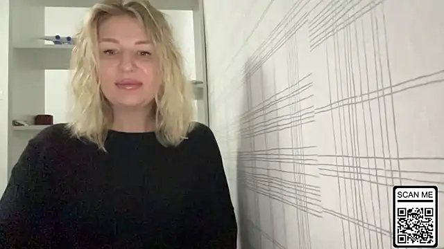 Snapshot of Blondie_xoxoxo chatting on 3, 11, 2025 Blondie xoxoxo online show from 3, 11, 2025