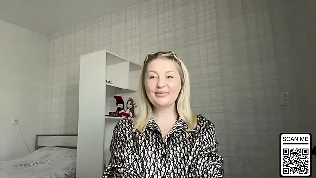 Blondie xoxoxo online show from 6, 3, 2026