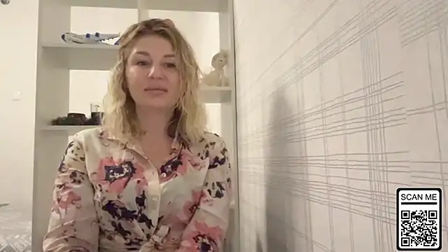 Snapshot of Blondie_xoxoxo chatting on 1, 12, 2025 Blondie xoxoxo online show from 1, 12, 2025