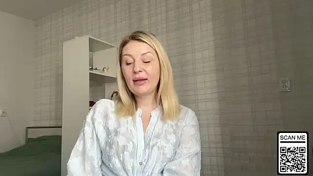 Snapshot of Blondie_xoxoxo chatting on 17, 2, 2026 Blondie xoxoxo online show from 17, 2, 2026