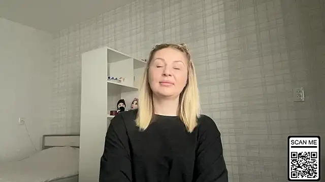 Snapshot of Blondie_xoxoxo chatting on 11, 2, 2026 Blondie xoxoxo online show from 11, 2, 2026