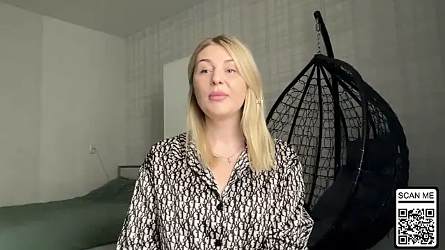 Blondie xoxoxo online show from 3, 4, 2026