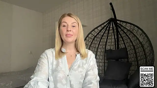 Blondie xoxoxo online show from 8, 4, 2026