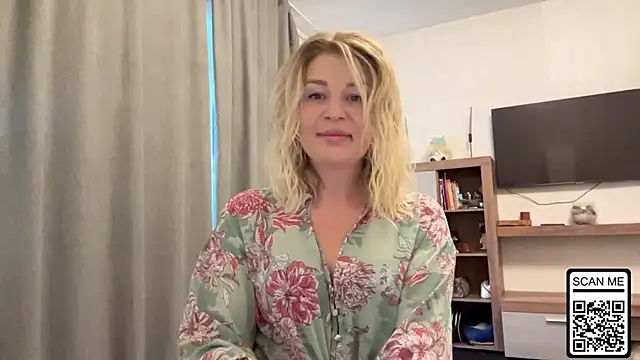 Snapshot of Blondie_xoxoxo chatting on 5, 10, 2025 Blondie xoxoxo online show from 5, 10, 2025