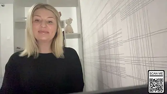 Snapshot of Blondie_xoxoxo chatting on 29, 10, 2025 Blondie xoxoxo online show from 29, 10, 2025