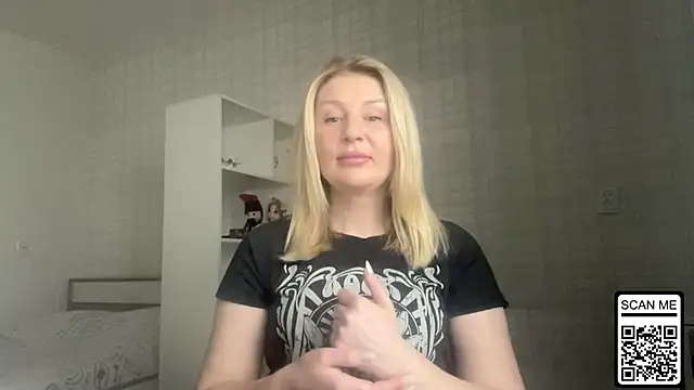 Blondie xoxoxo online show from 4, 3, 2026