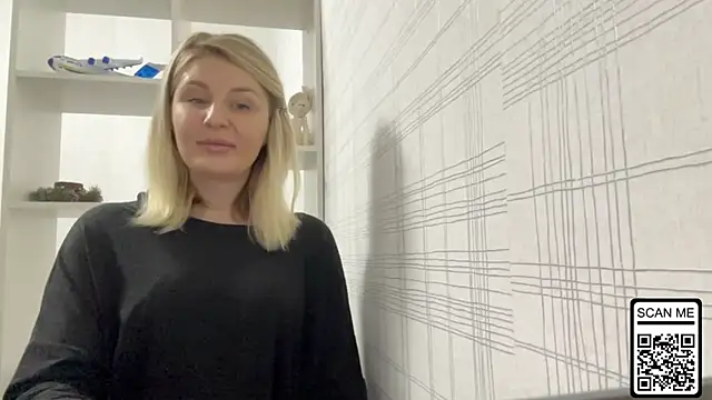 Snapshot of Blondie_xoxoxo chatting on 27, 11, 2025 Blondie xoxoxo online show from 27, 11, 2025